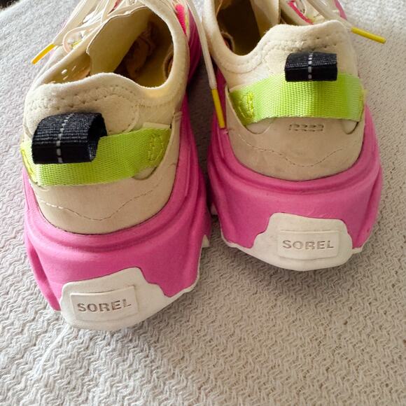 Sorel Tan + Pink Kinetic Breakthru Tech Lace Sneakers Size 9 Gorp Workout - Picture 7 of 10